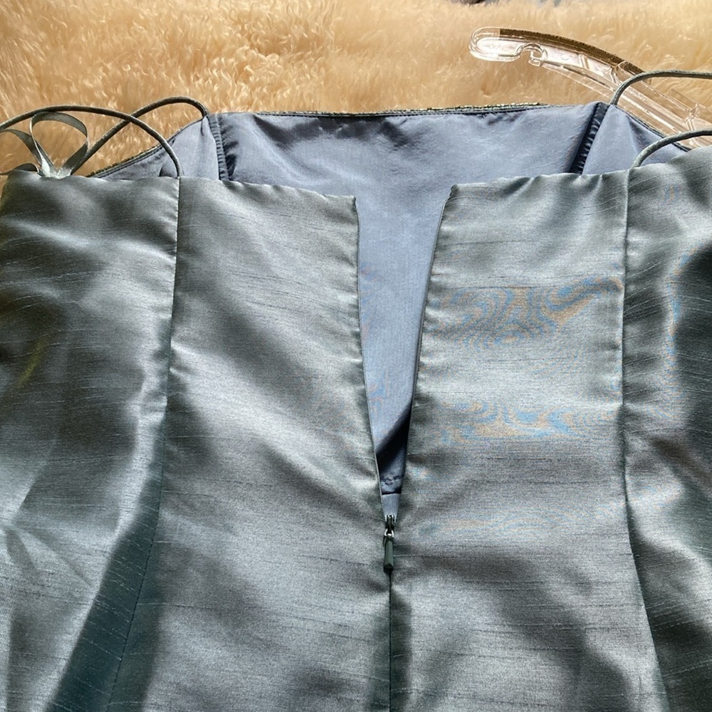 Green blue iridescent beaded dress size 10 - Picture 6 of 7